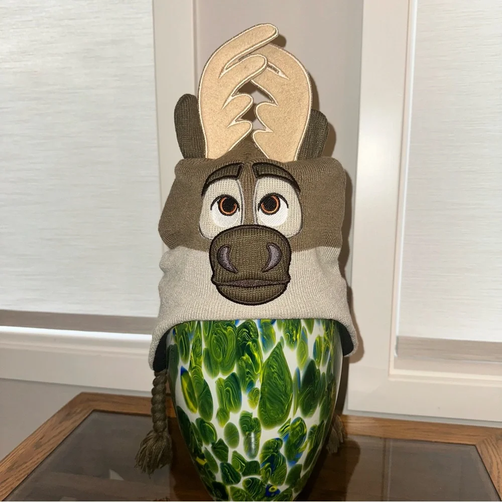NWOT Disney Knit Hat 100% acrylic with black fleece lining 100% polyester